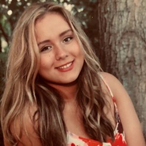 Meet your Posher, Camila